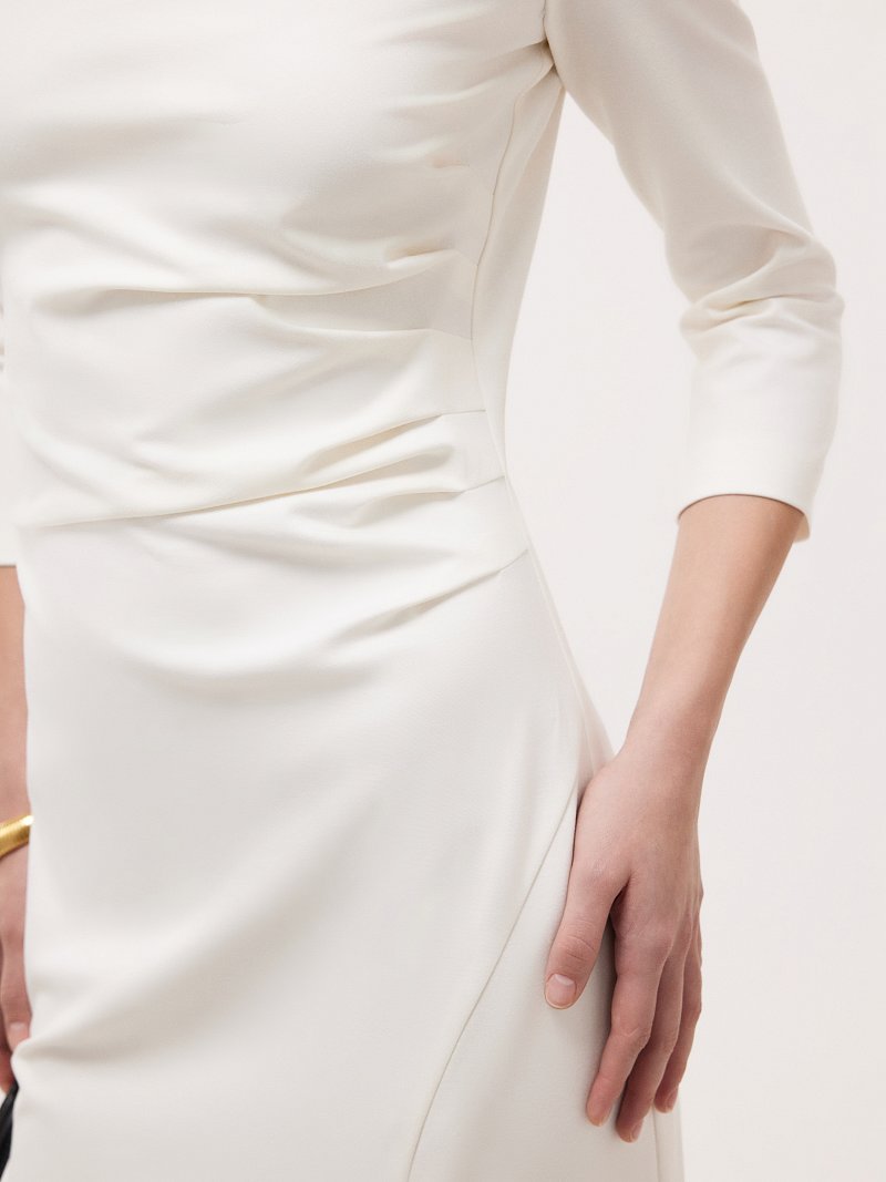 Платье-миди из трикотажа с рукавами 3/4