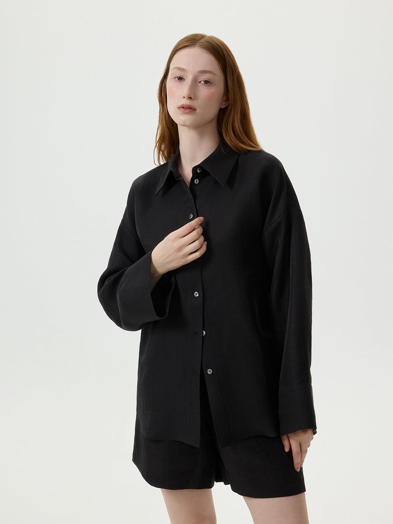 Костюм с рубашкой и шортами