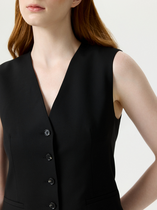 Костюмный жилет