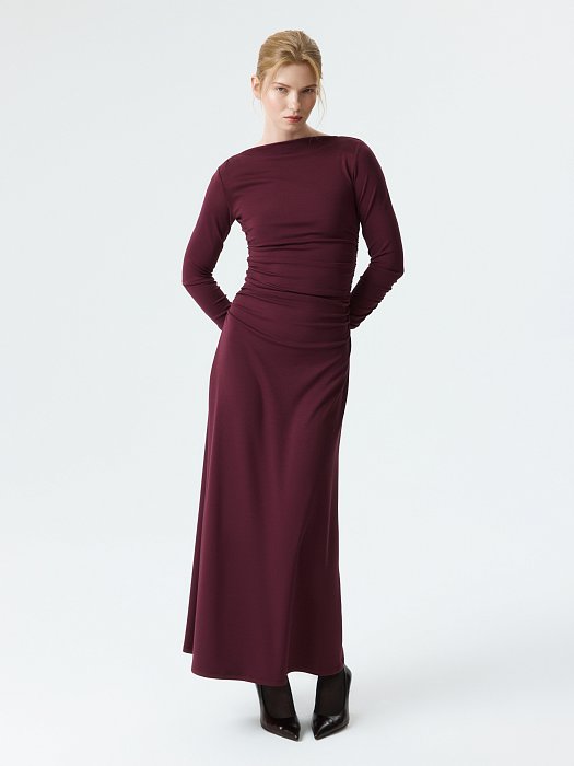 Трикотажное платье с драпировками: фото №7