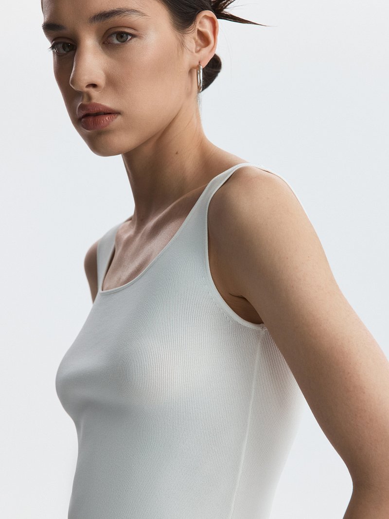 Топ с квадратным вырезом