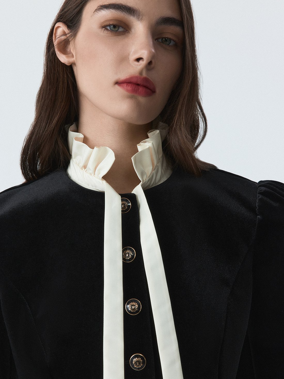 Бархатный жакет со съемным воротником: фото №1