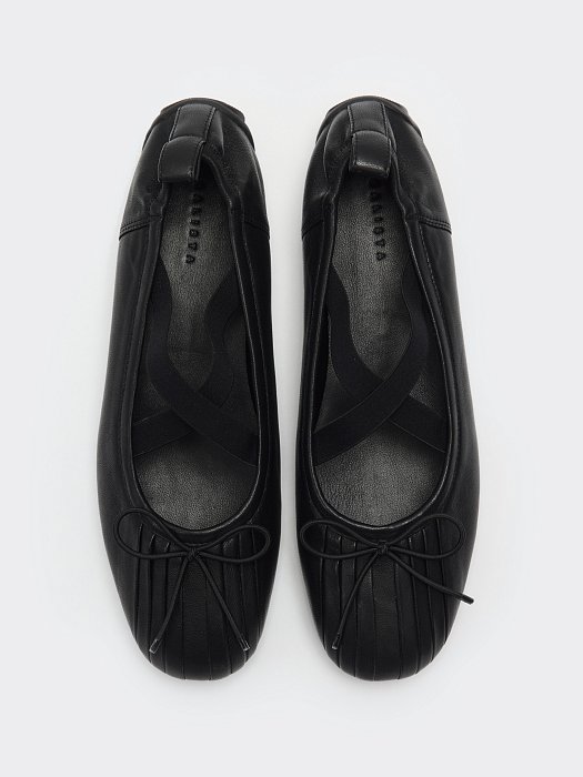 Кожаные балетки с бантом: фото №5