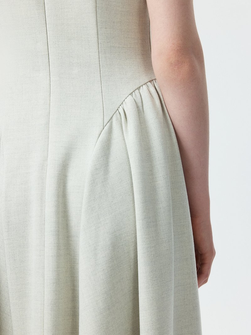 Платье с заниженной талией