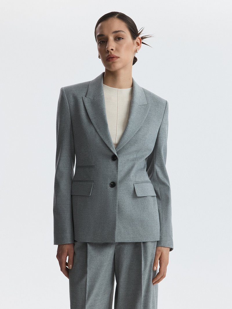 Приталенный жакет из фланели