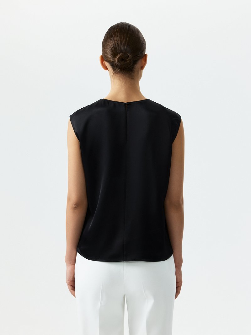 Топ из атласной ткани