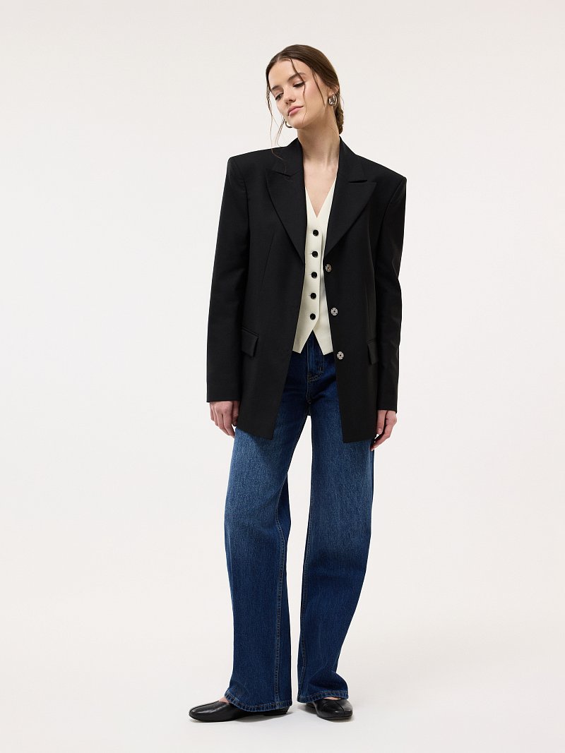 Прямой жакет на кнопках