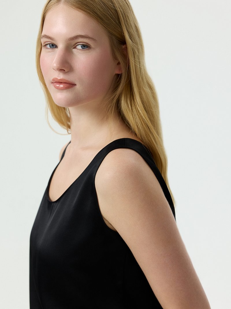 Топ из атласной ткани