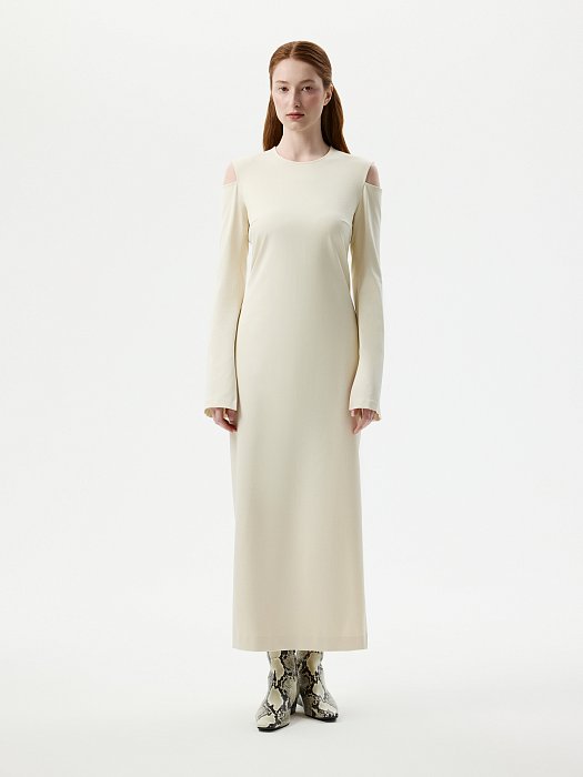 Трикотажное платье с открытыми плечами (Р158): фото №3