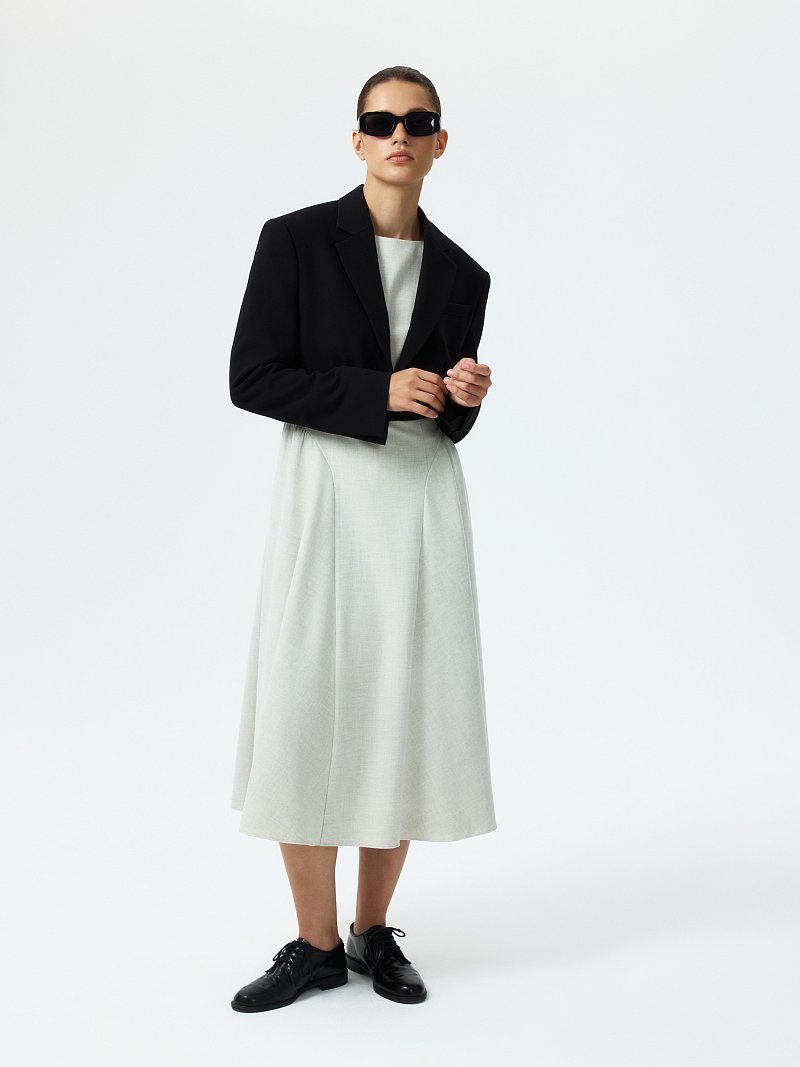 Укороченный жакет на крючке