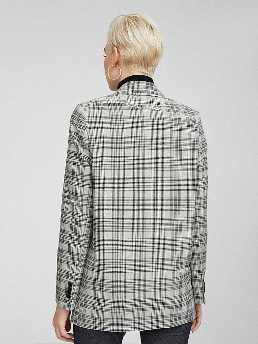 Прямой жакет в клетку: фото №5