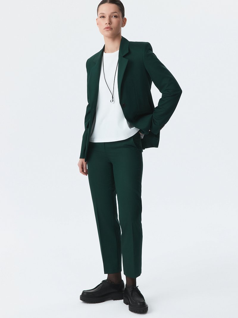 Зауженные брюки со стрелками