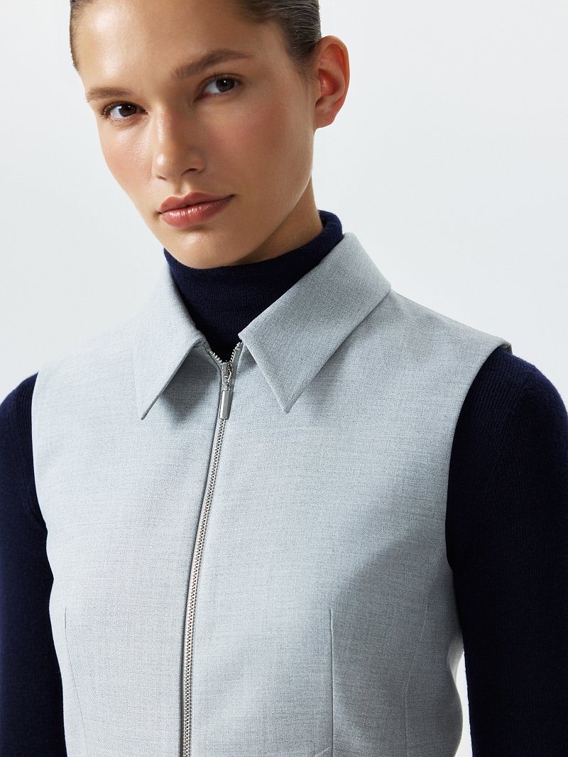 Костюмный жилет на молнии