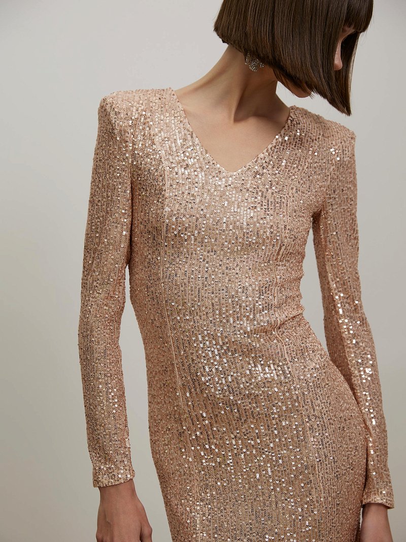 Платье в пайетках