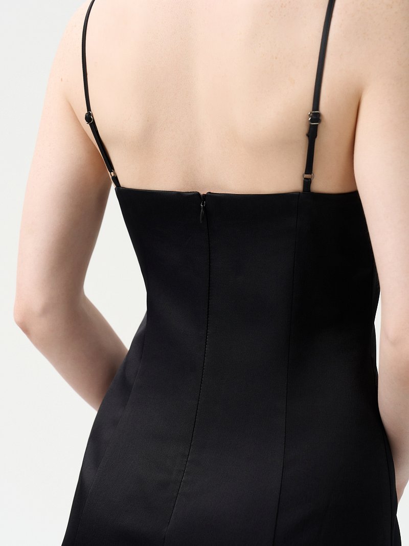 Атласное платье с шифоновой вставкой