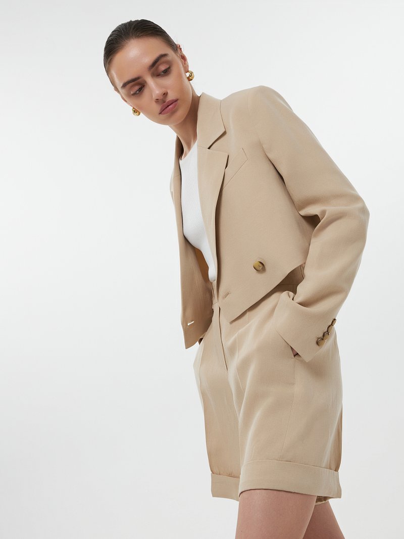 Укороченный жакет со льном