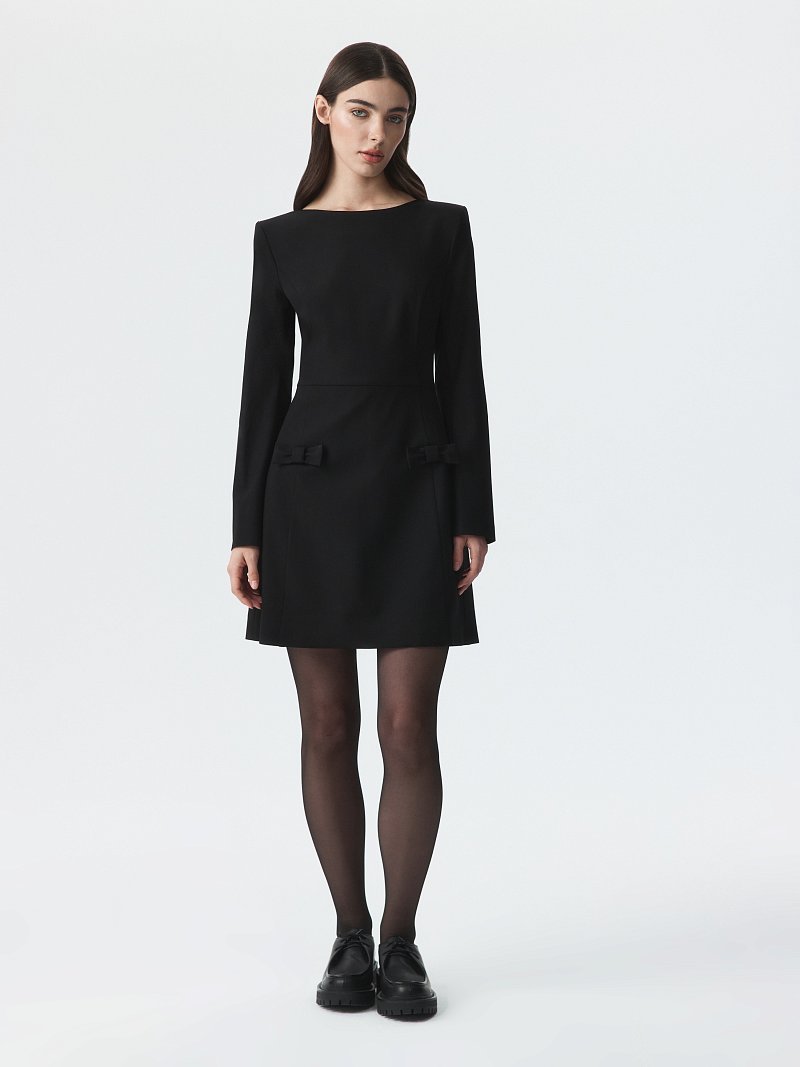 Классическое приталенное платье