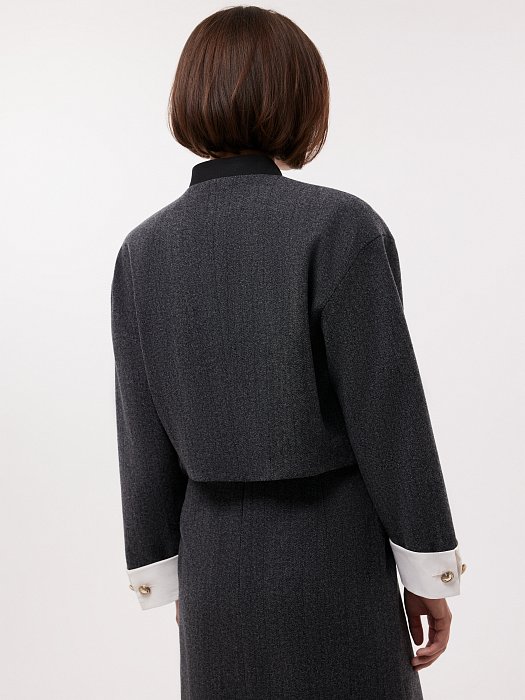 Укороченный жакет со съемными манжетами: фото №6