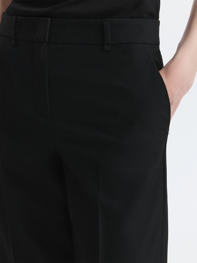 Брюки зауженного кроя