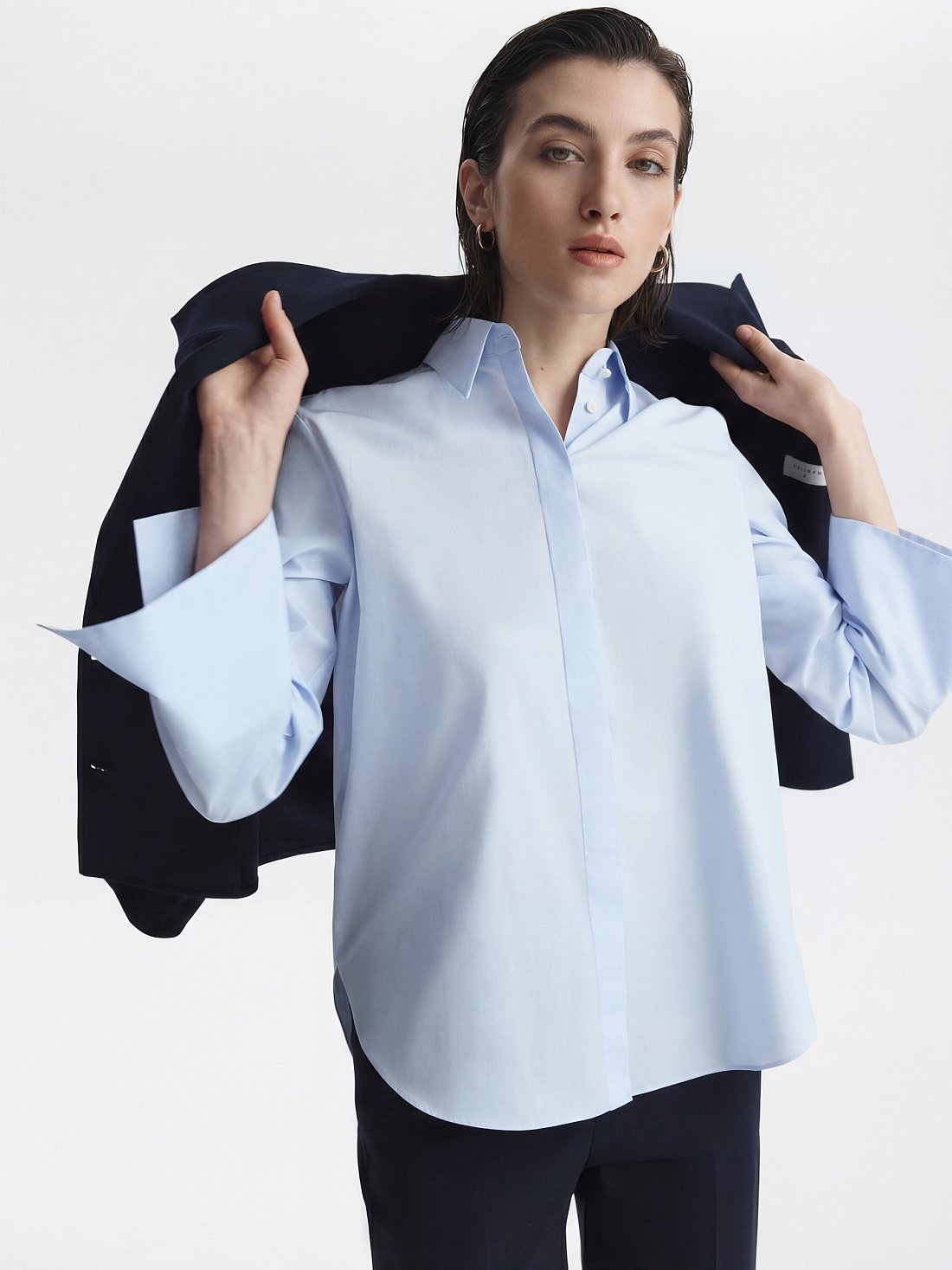 Рубашка из хлопка с расклешенными манжетами: фото №1