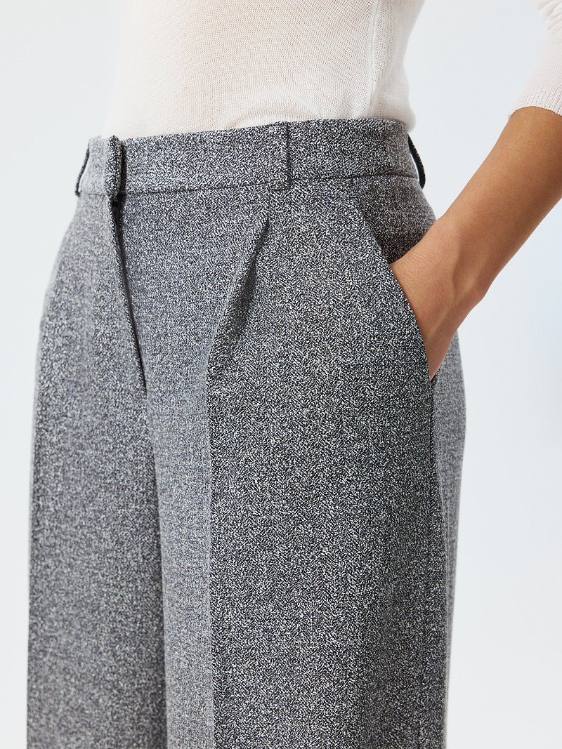 Брюки свободного кроя