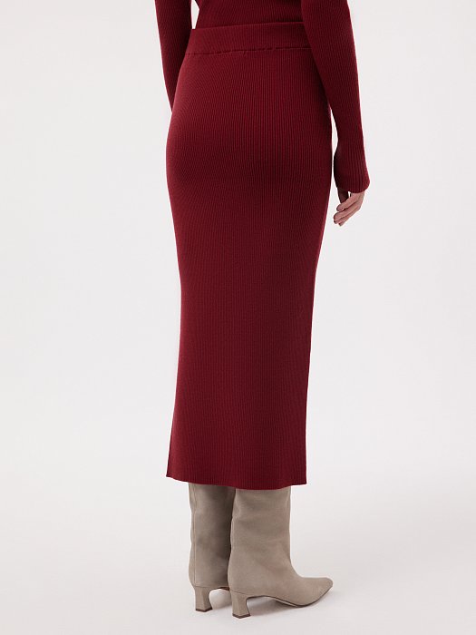 Трикотажная юбка с разрезом: фото №4