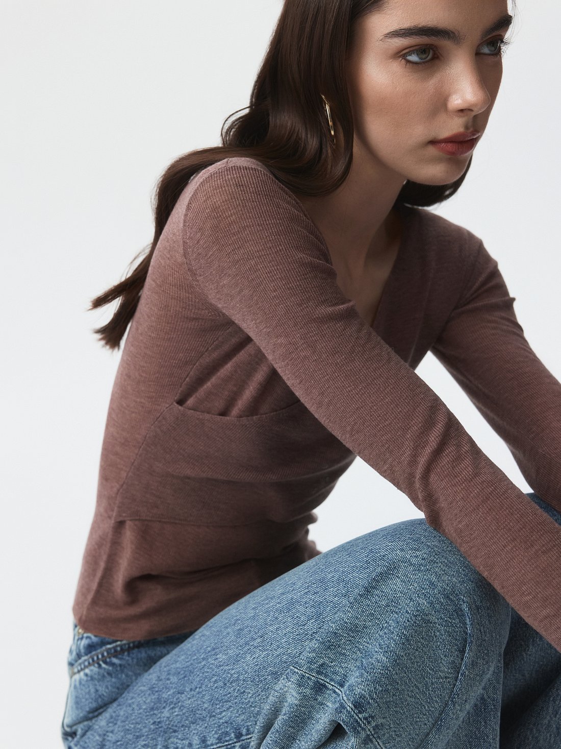 Шерстяной джемпер на запах: фото №1