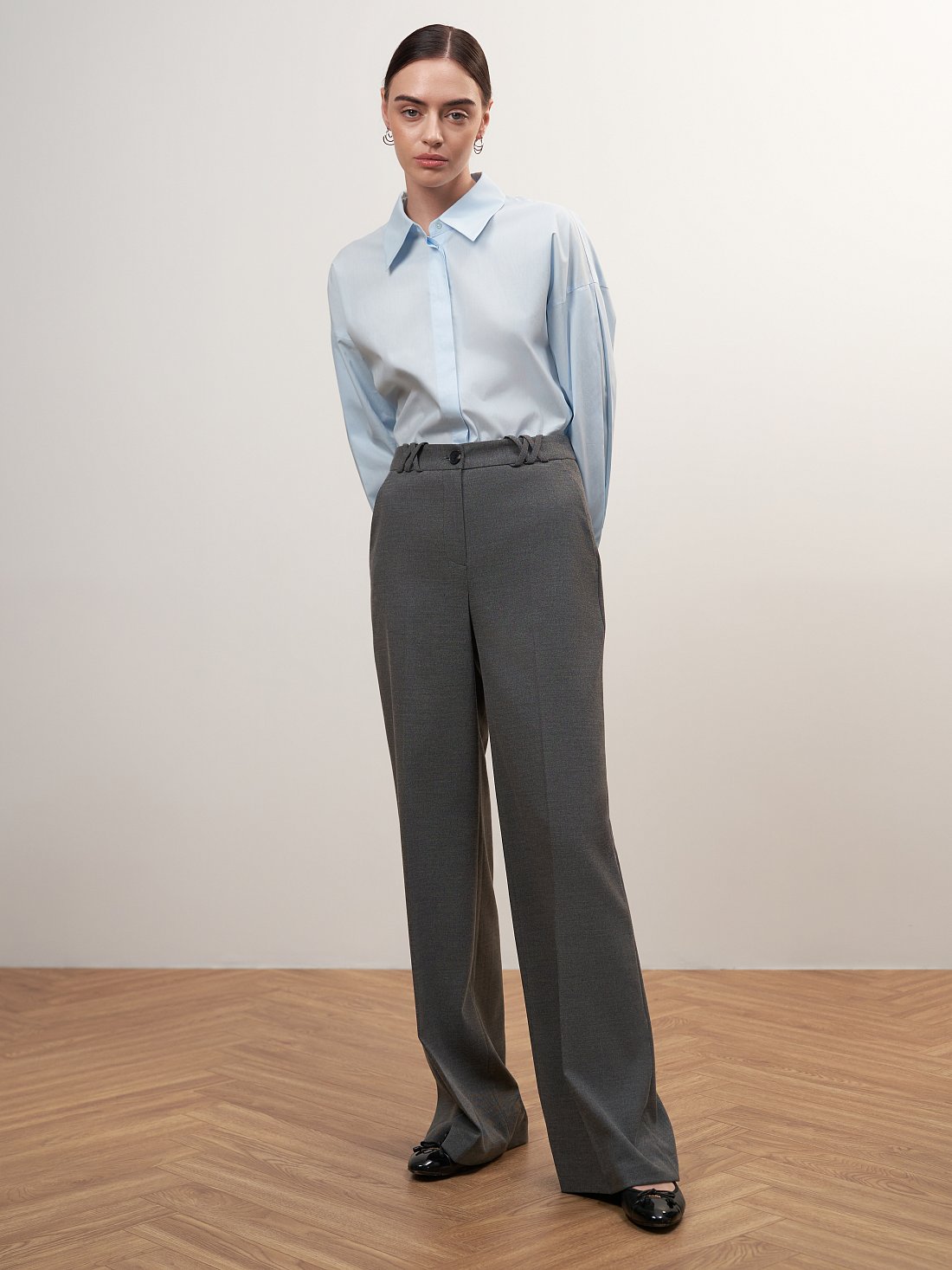 Широкие брюки с декоративными шлевками: фото №1