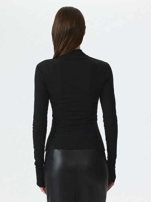 Лонгслив на запах: фото №4