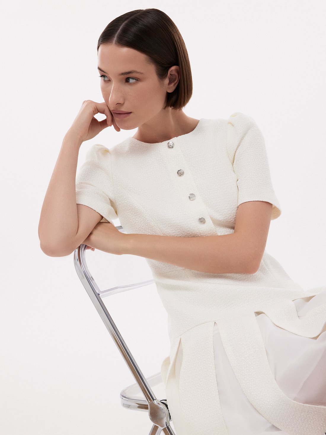 Платье из твида с поясом: фото №1