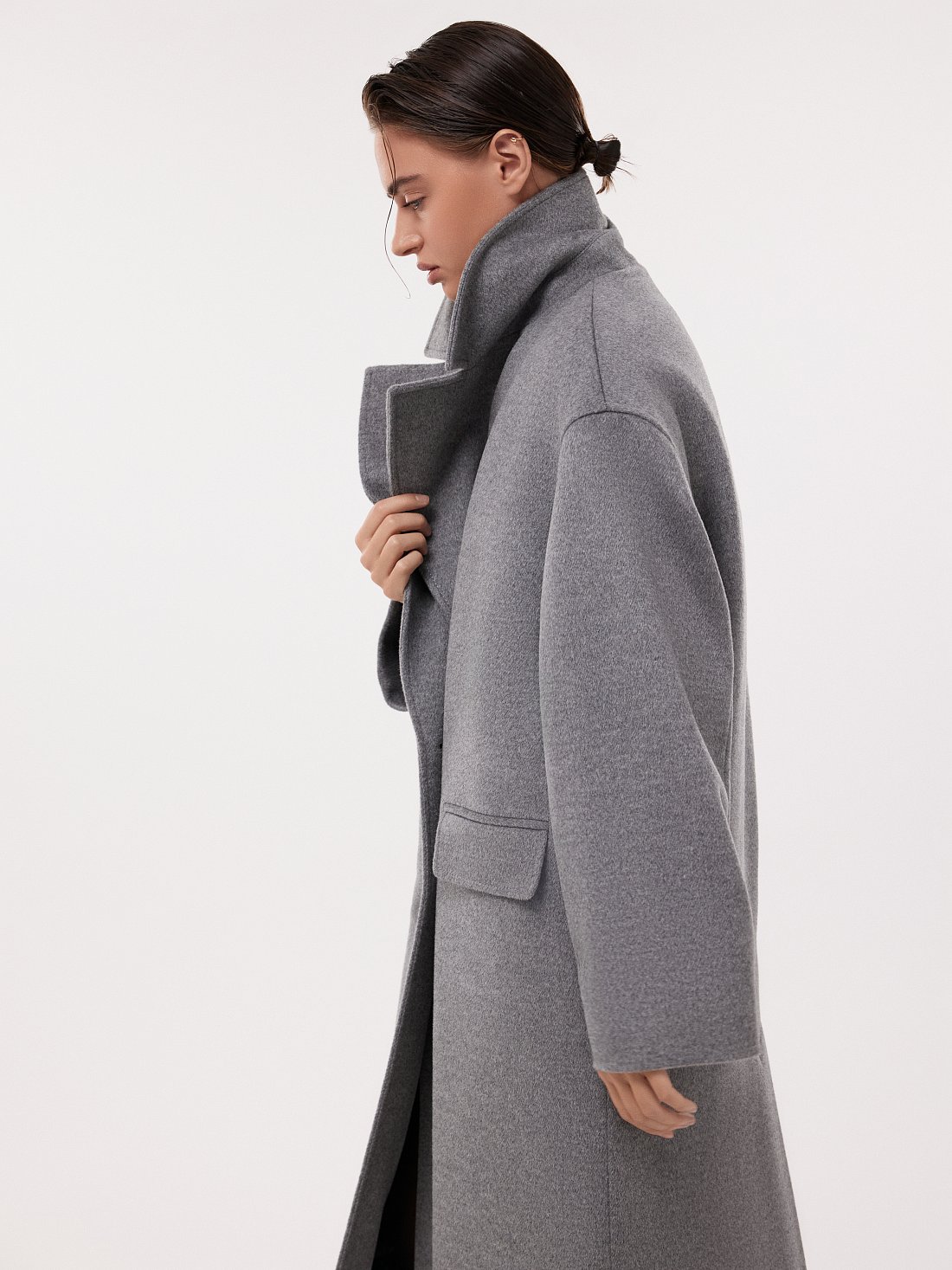 Утепленное пальто со съемным капюшоном: фото №1