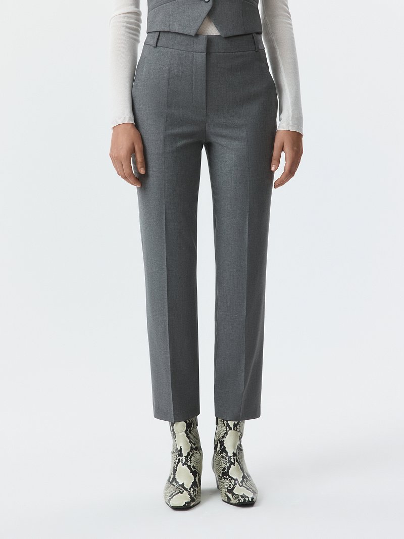 Зауженные брюки со стрелками