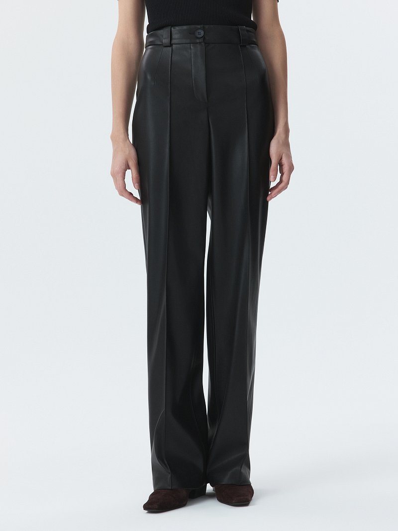 Брюки из экокожи со стрелками