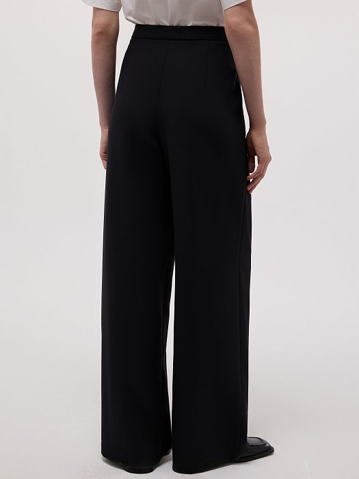 Прямые брюки с защипами: фото №4