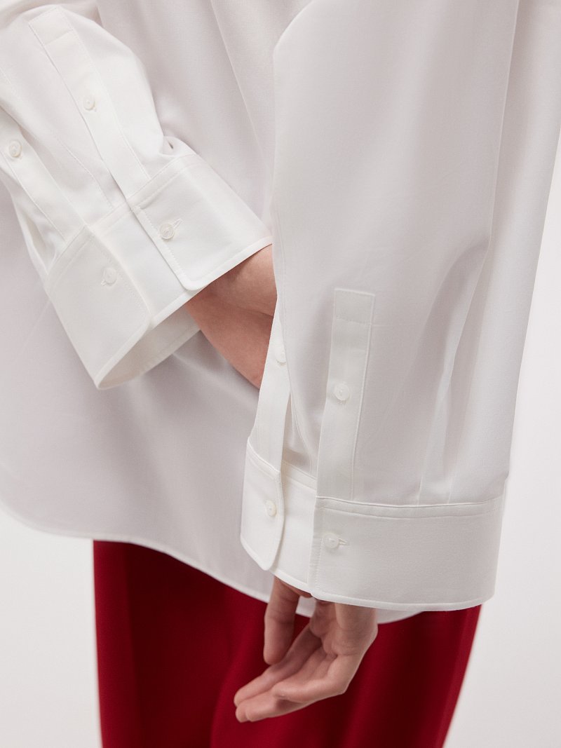 Рубашка с защипами на манжетах