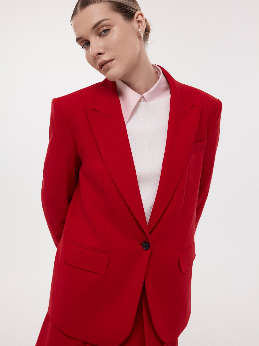 Однобортный жакет оверсайз: фото №1