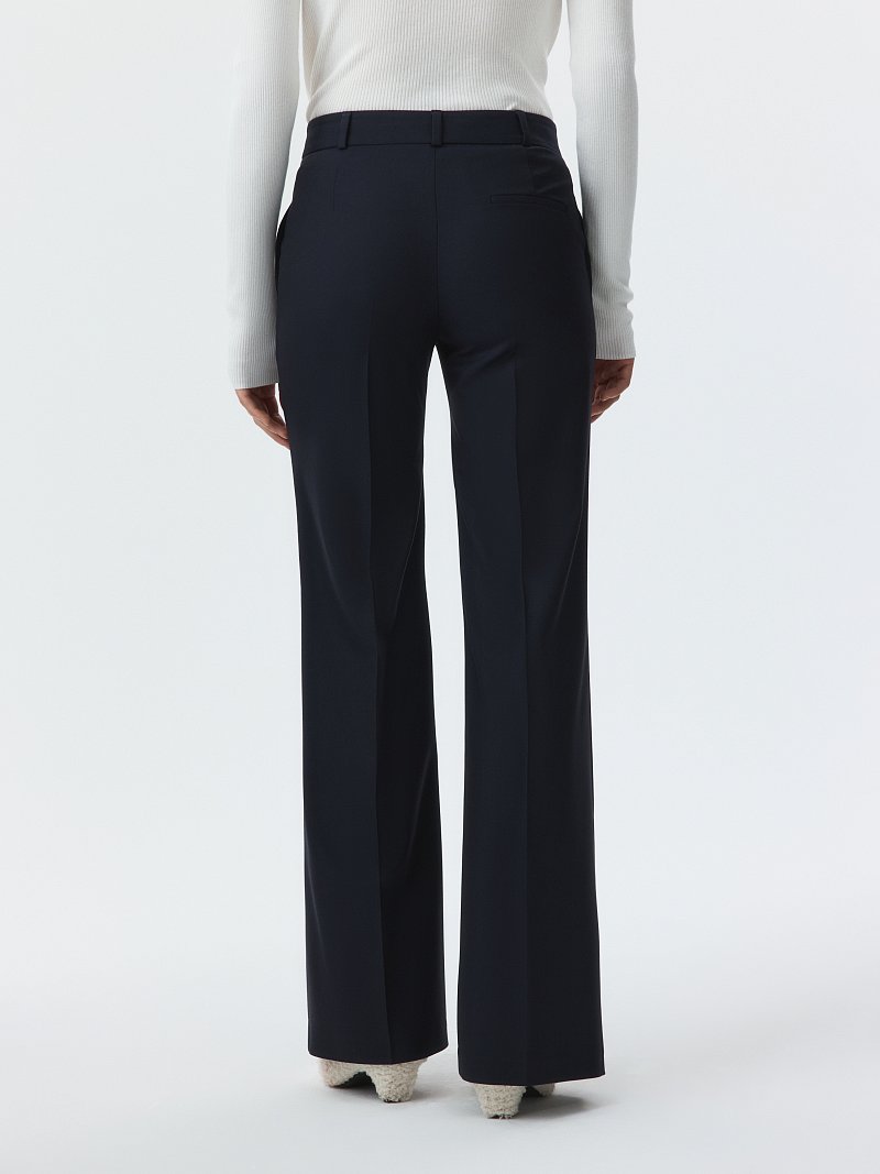 Расклешенные брюки со стрелками