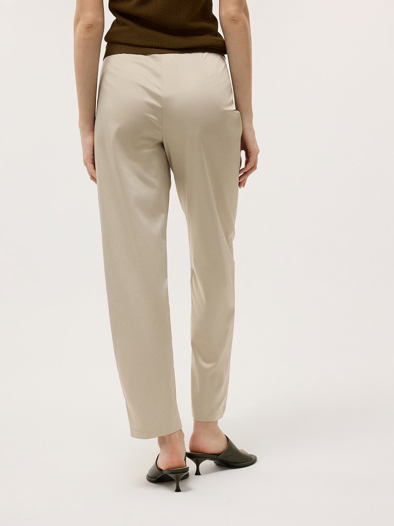 Атласные брюки с защипами