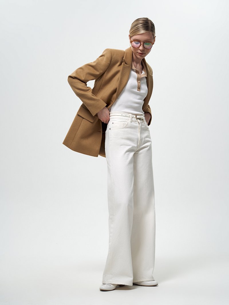 Приталенный жакет из драпа