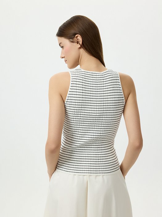 Полосатый топ в рубчик: фото №3