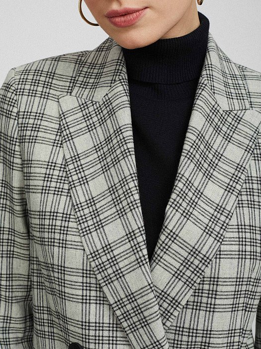 Прямой жакет в клетку: фото №4