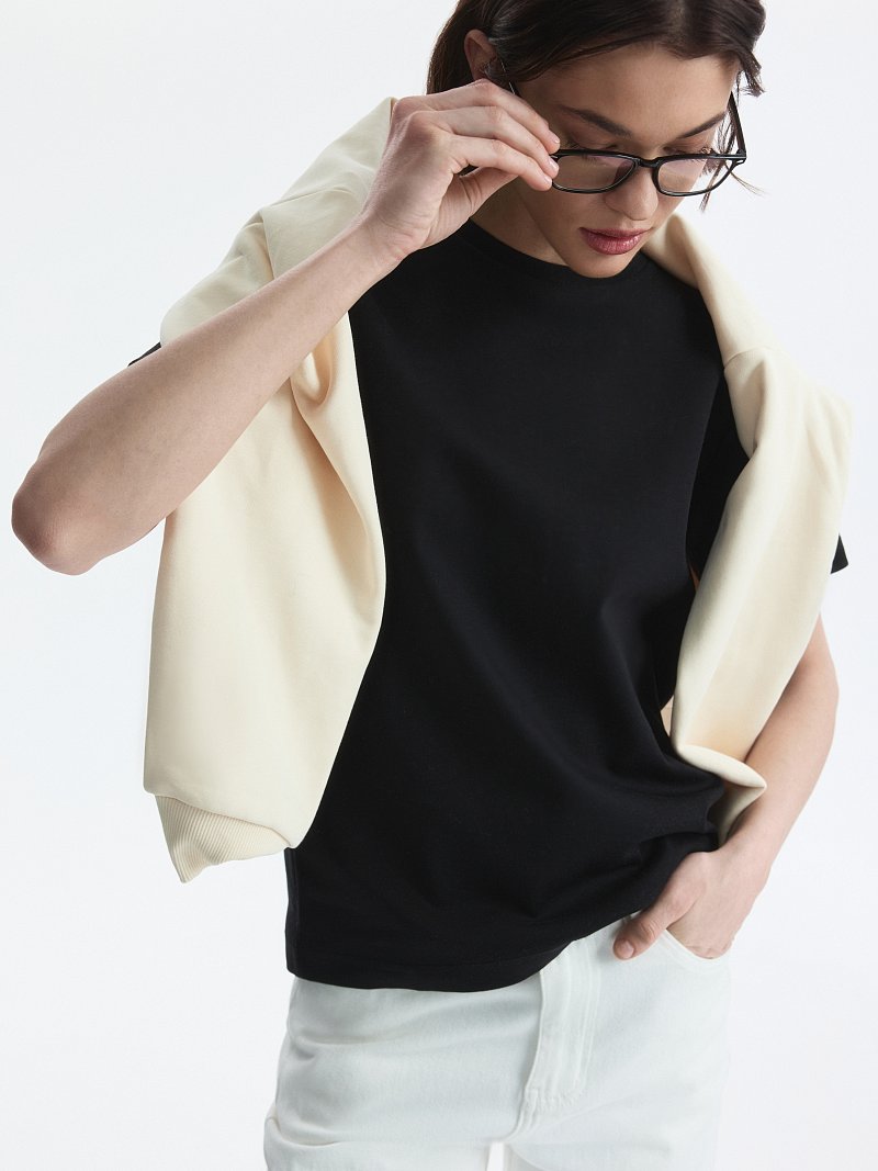 Однотонная футболка из 100% хлопка 