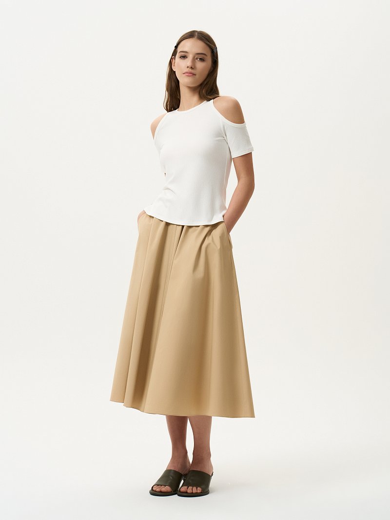 Футболка с открытыми плечами