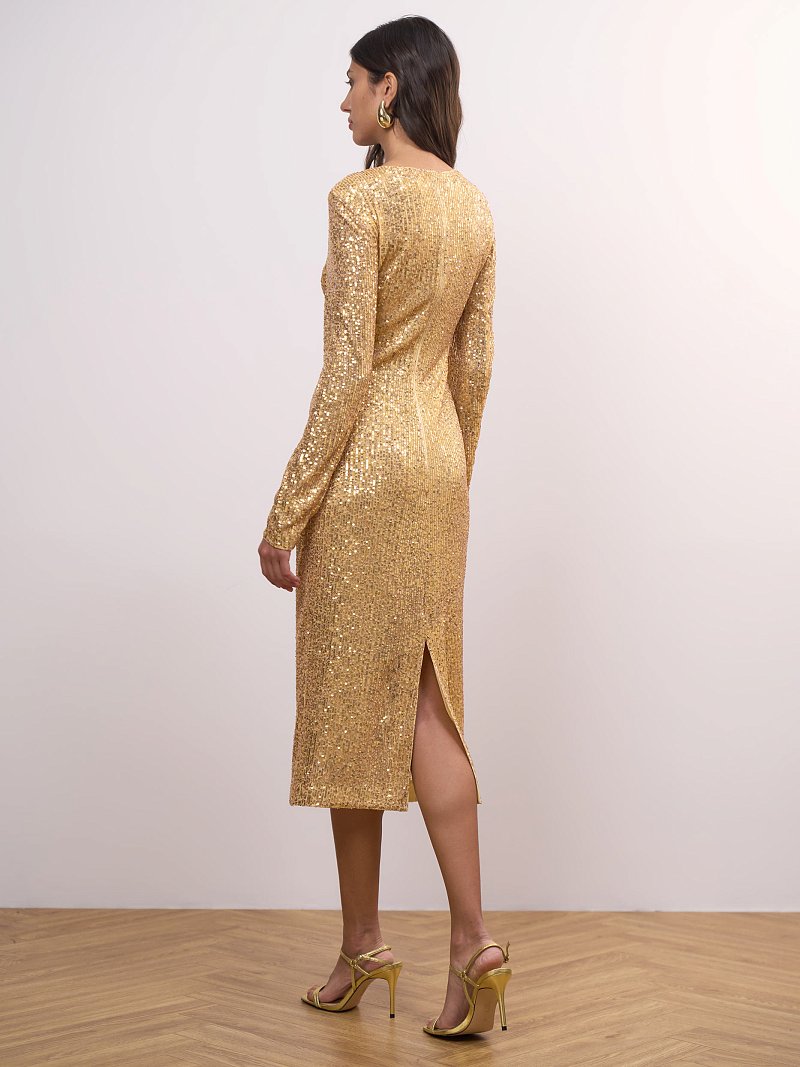 Вечернее платье с пайетками