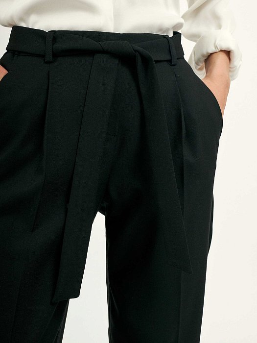 Брюки-бананы с поясом: фото №3