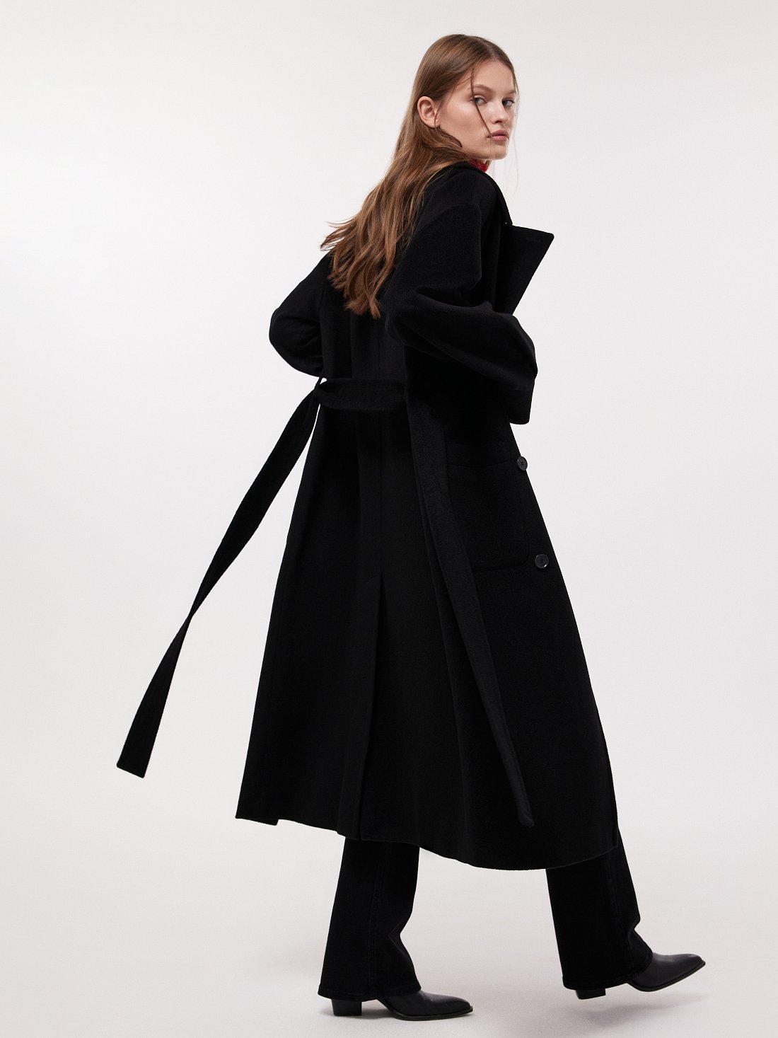 Полушерстяное двубортное пальто: фото №1