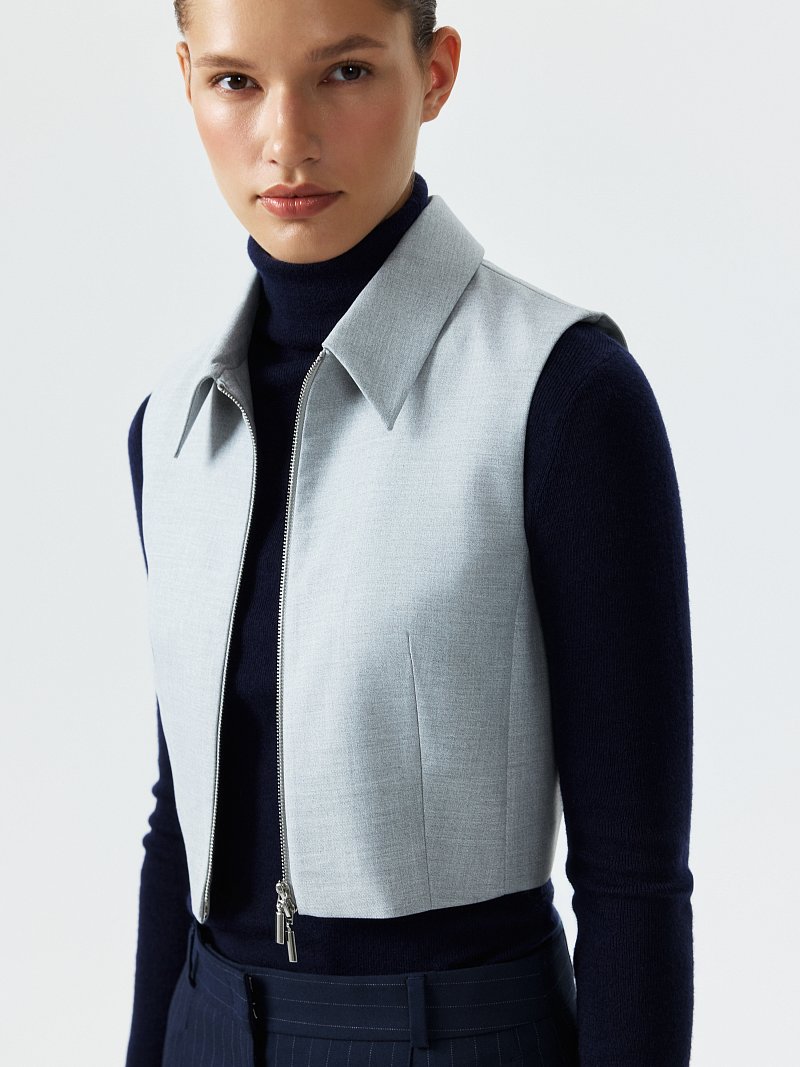 Костюмный жилет на молнии