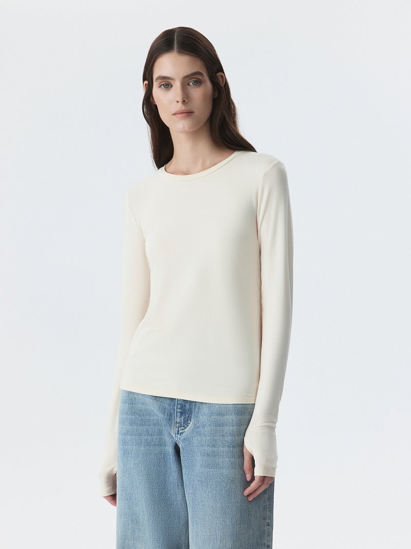 Облегающий лонгслив с вырезом для пальца