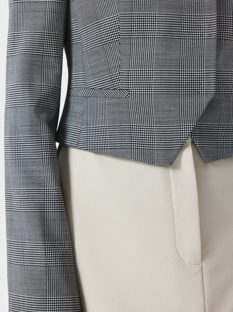 Укороченный жакет в клетку