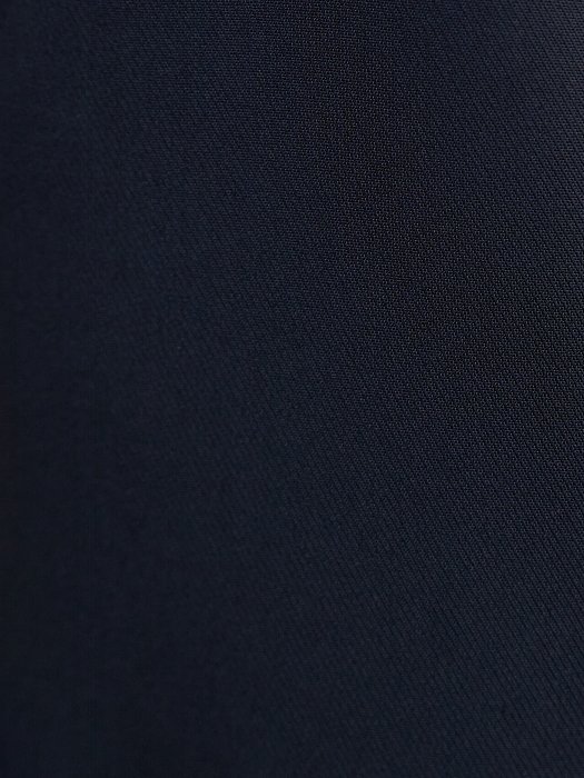 Зауженные брюки со стрелками: фото №3